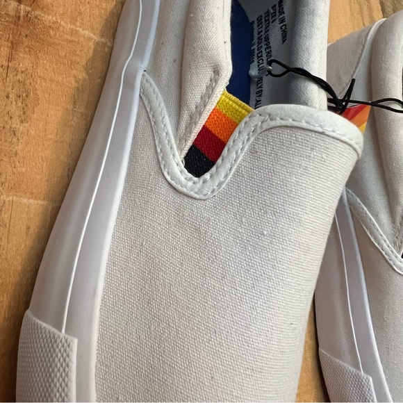 Aldi Gear Canvas Slip-ons NWT NIB size 8 - Picture 10 of 12